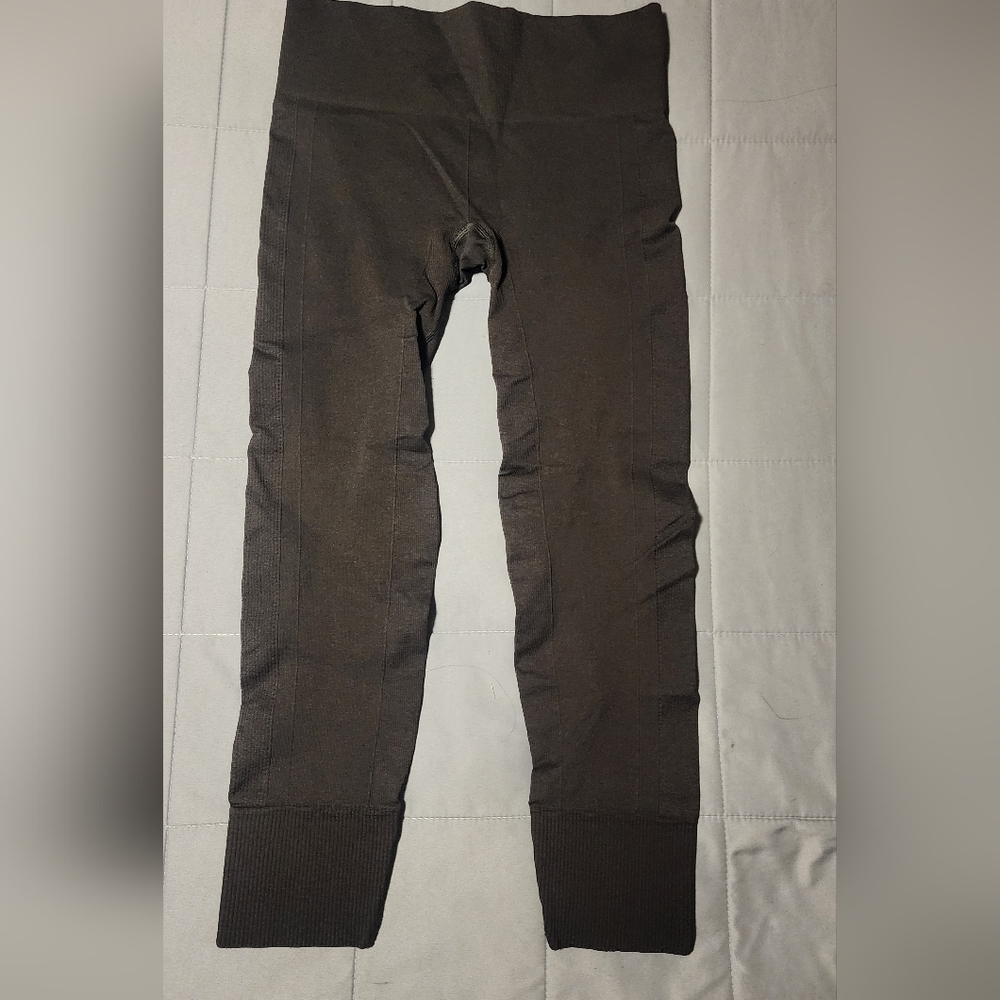 Lululemon EBB  to street pants - Picture 4 of 6